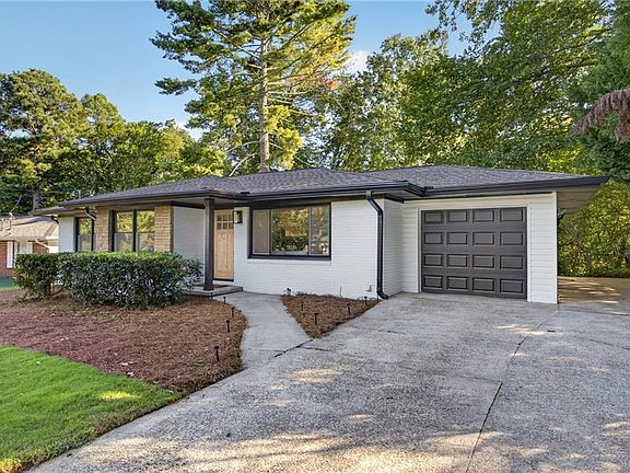 3rd image of 2904 Belaire Cir