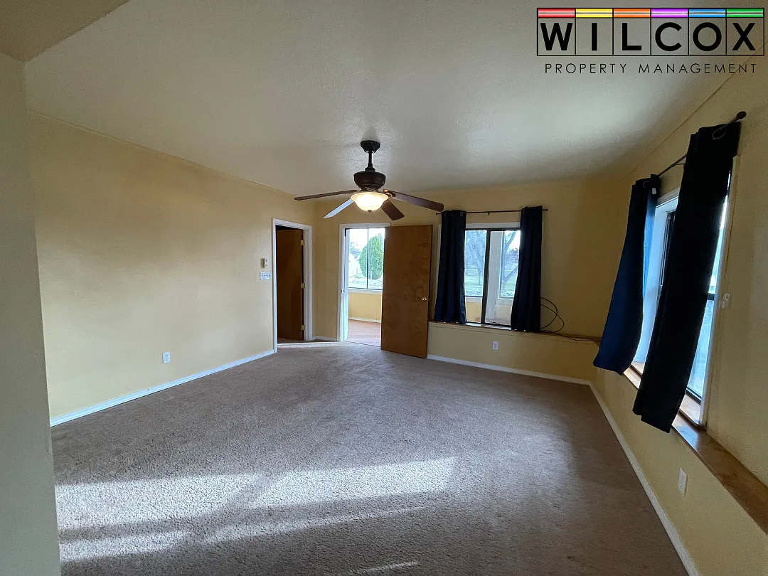 2 bed, 1.0 bath, $995 — Photo 4