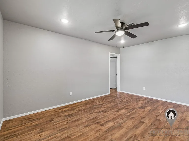324 NW 89th St — Photo 5