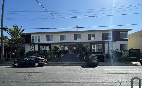 2nd image of 5110 Harold Way #7