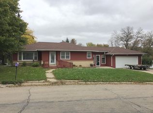 1344 Briarwood Dr, Albert Lea, MN 56007