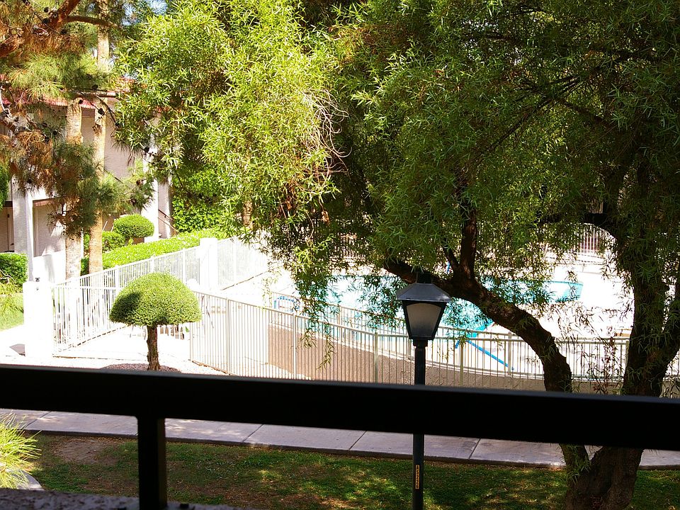 2nd flr unit overlooks pool 