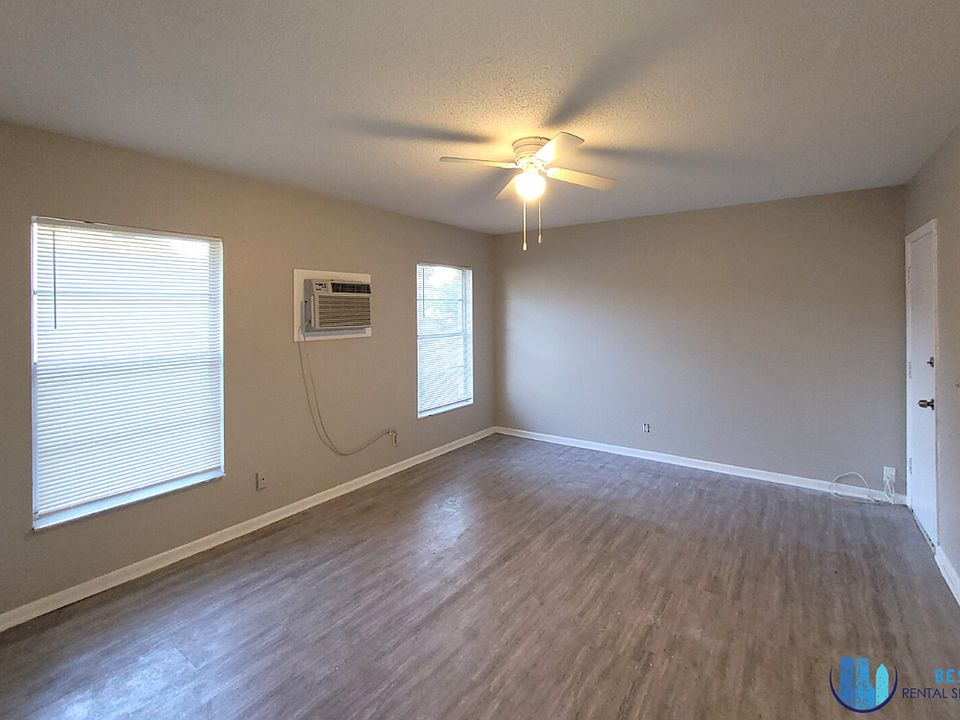1st image of 695 Avenue G SE #A