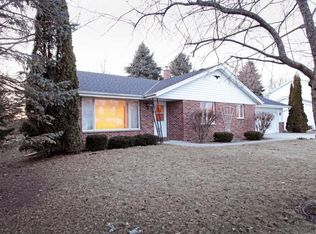 185 Fox Glen Rd, Fredonia, WI 53021