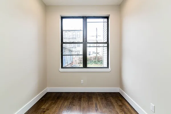 Rented by Nooklyn NYC LLC | media 52