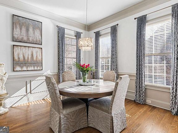 4th image of 941 Persimmon Point