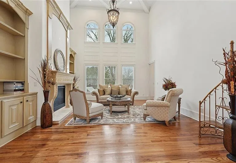 343 Summer Garden Dr — Photo 11