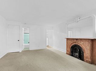 130 W 11th St #1A, New York, NY 10011