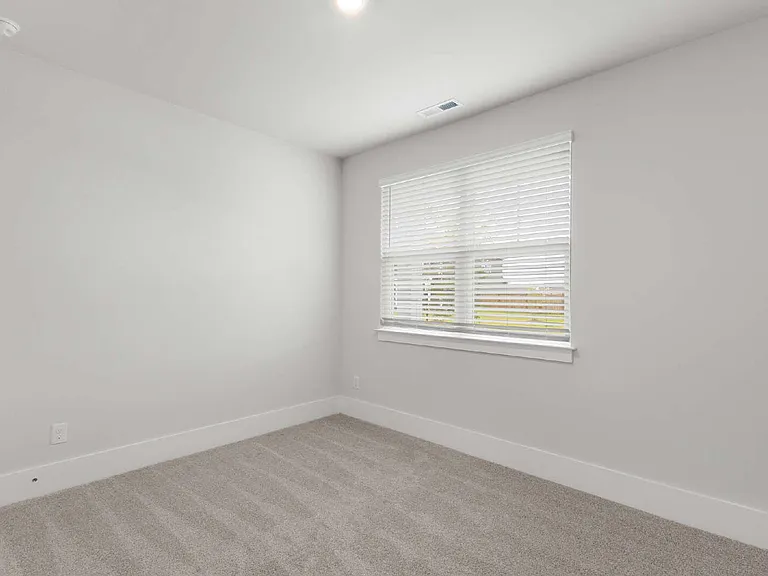 322 Whalebone Ave — Photo 31