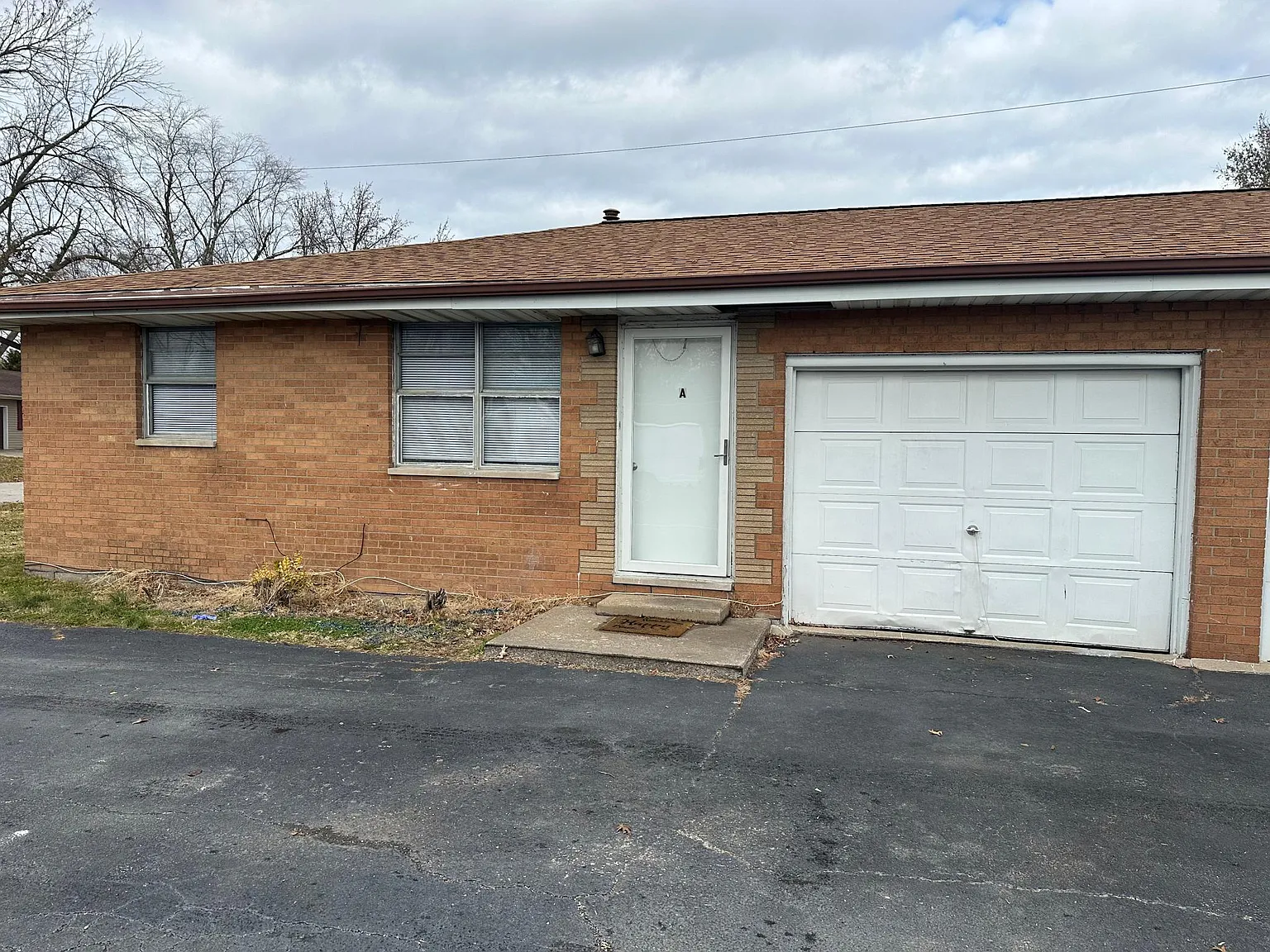 14 Eastgate Dr — Photo 1