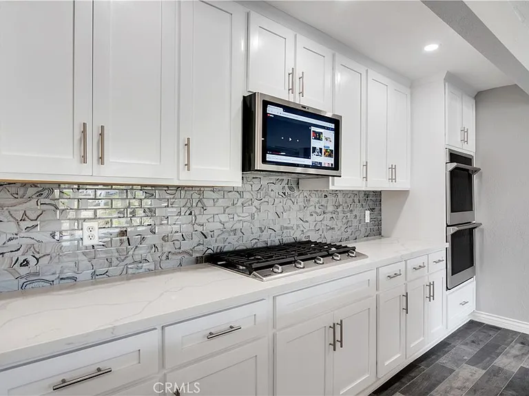 517 N Chalburn Ave — Photo 10