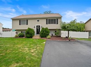 159 Mohawk Trl, Cranston, RI 02921