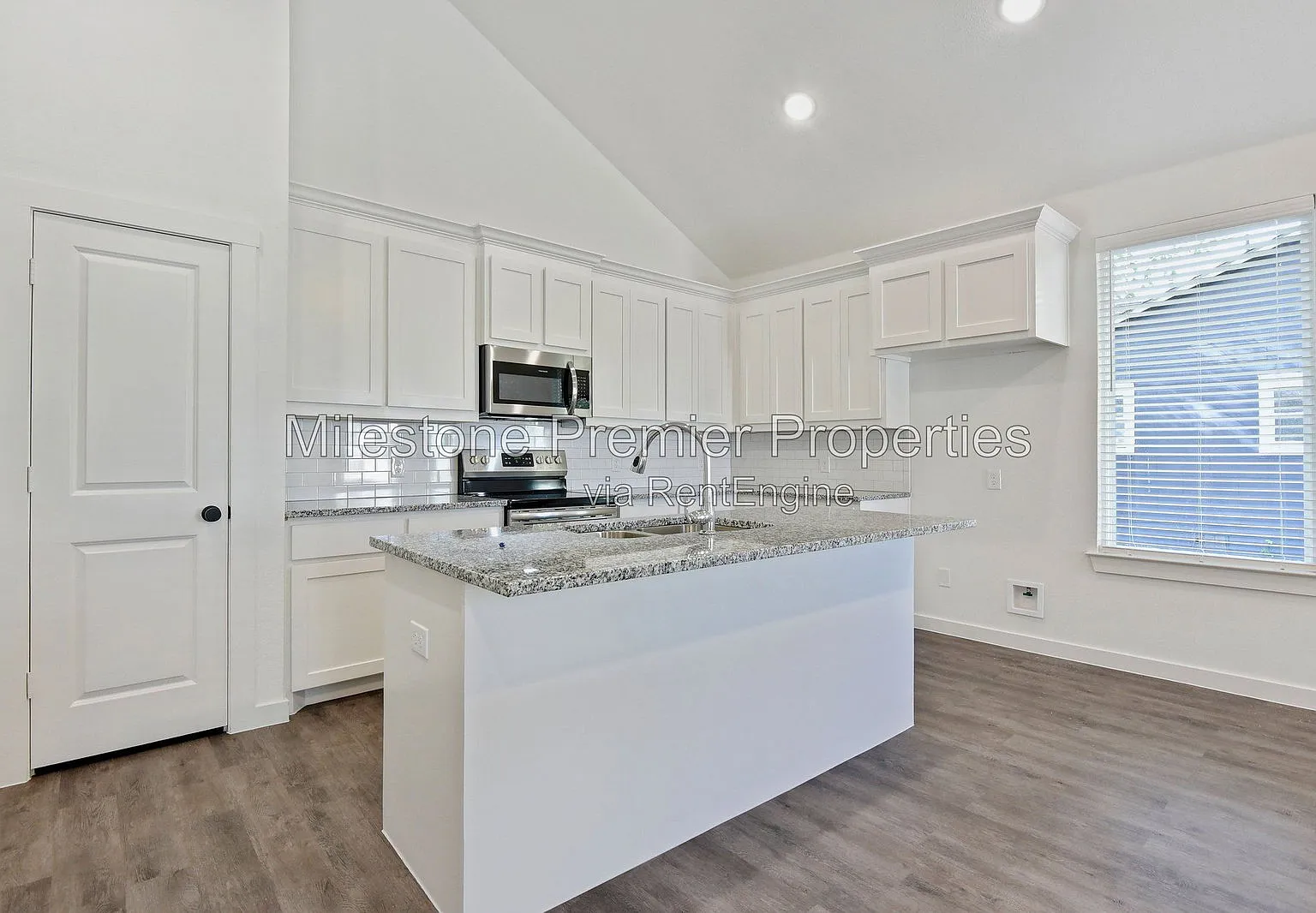 3 bed, 2.0 bath, 1368 sqft, $1,375 — Photo 4
