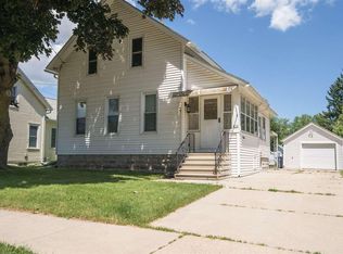 252 W 16th Ave, Oshkosh, WI 54902