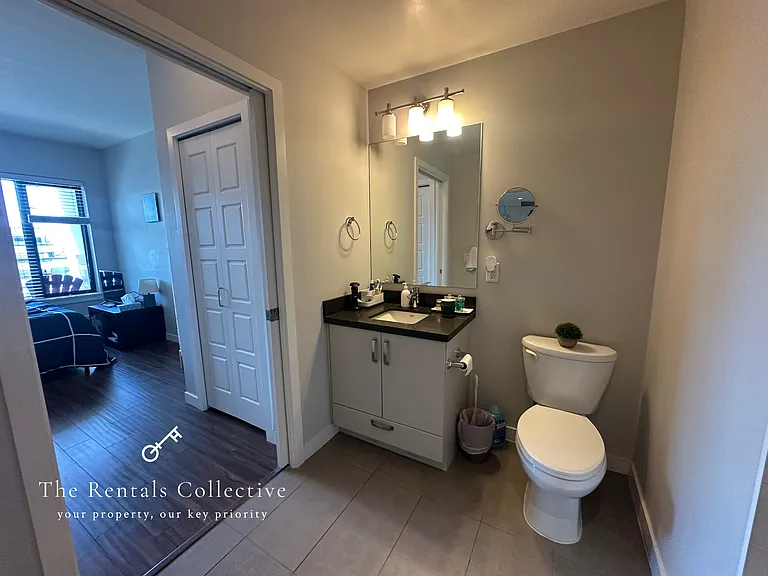 215 W 1st St #204 — Photo 11