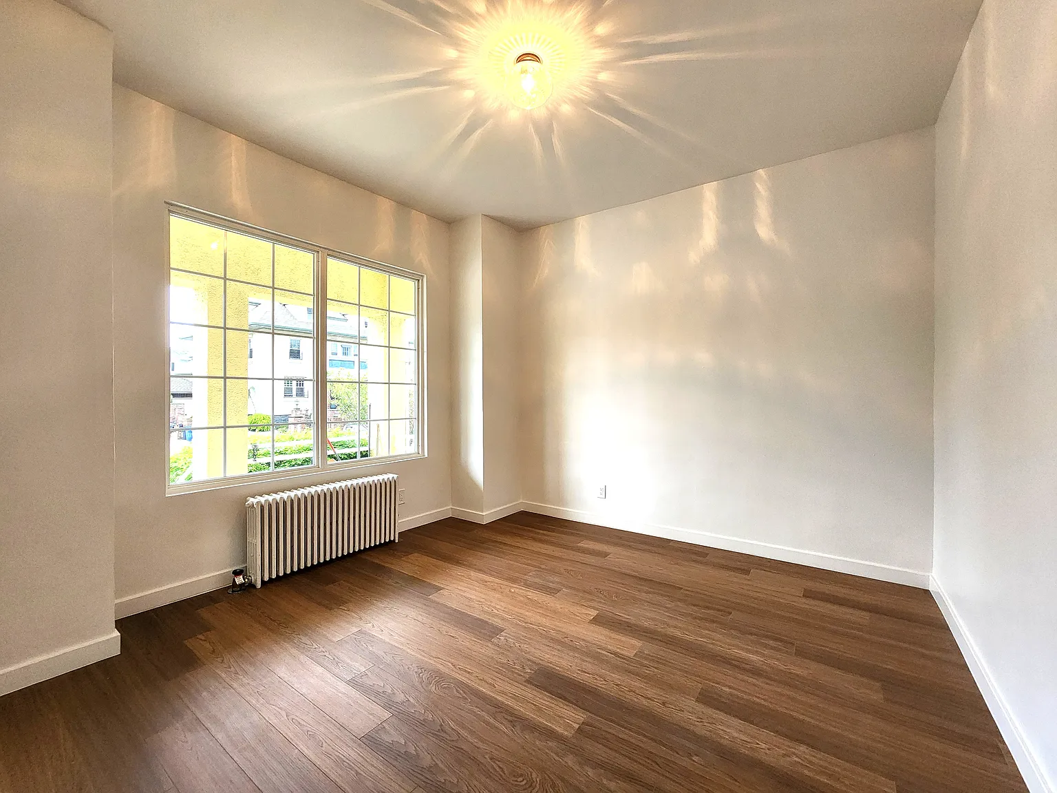 3 bed, 1100 sqft, $3,350 — Photo 3