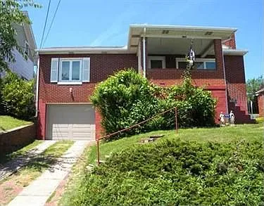 223 Elm St photo 1