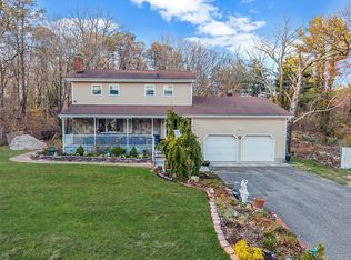 231 W Woodside Avenue, Patchogue, NY 11772