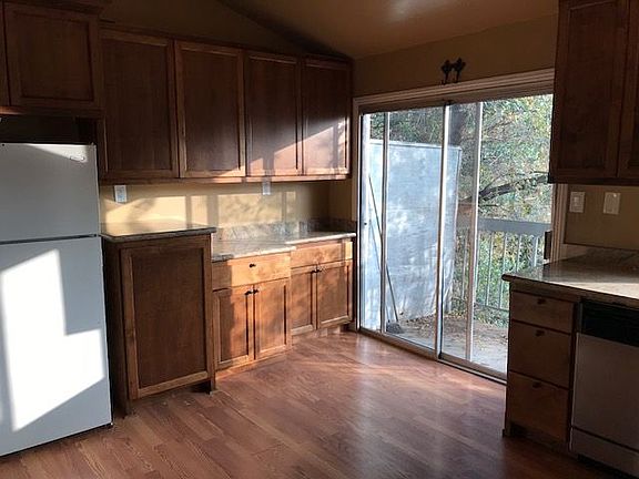 5th image of 1326 Oak Terrace Ct APT 14