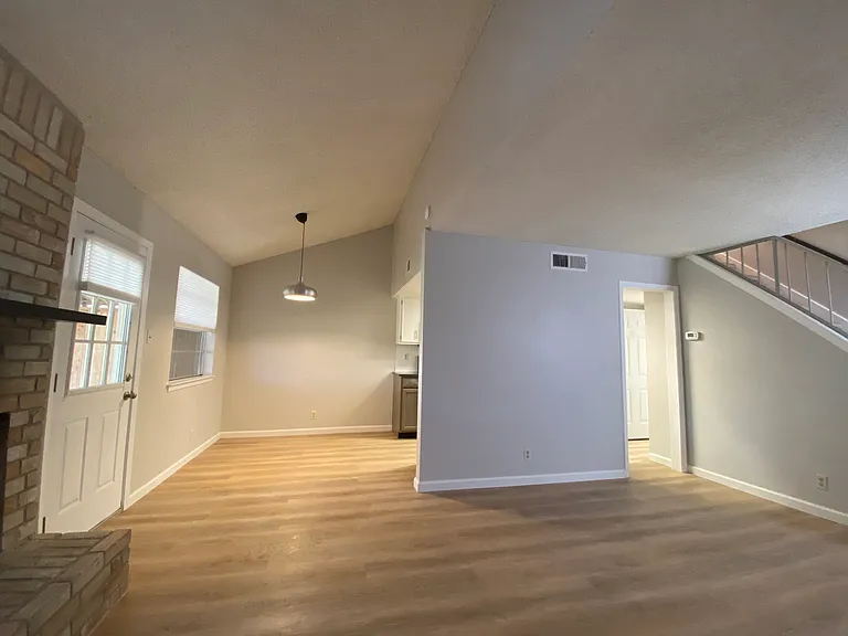 8812 Clearbrook Trl #B — Photo 5