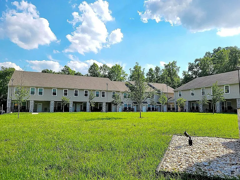 Mount Laurel Manor Apartments — Photo 17