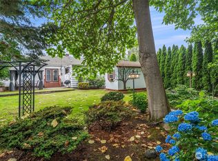 2658 35th Ave W, Seattle, WA 98199