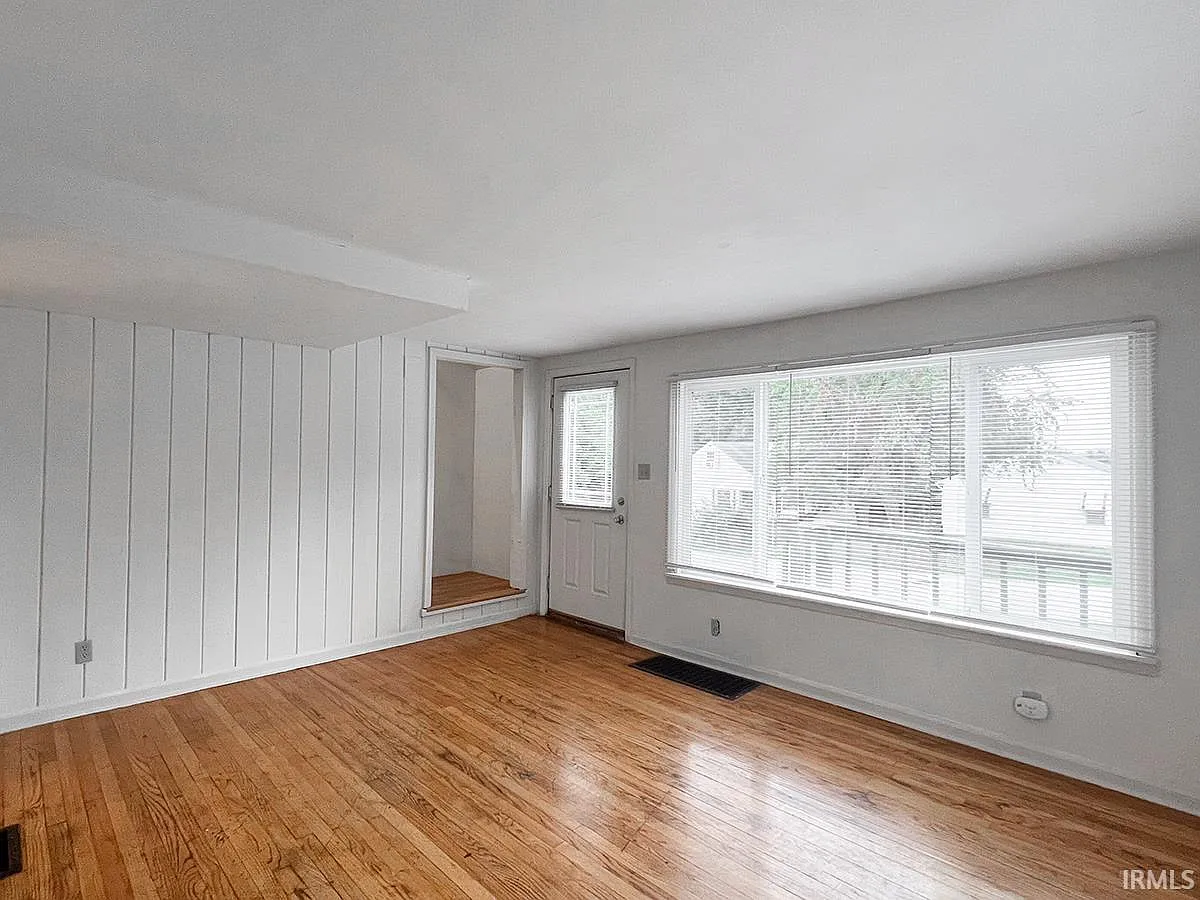 4 bed, 2.0 bath, 1488 sqft, $2,520 — Photo 3