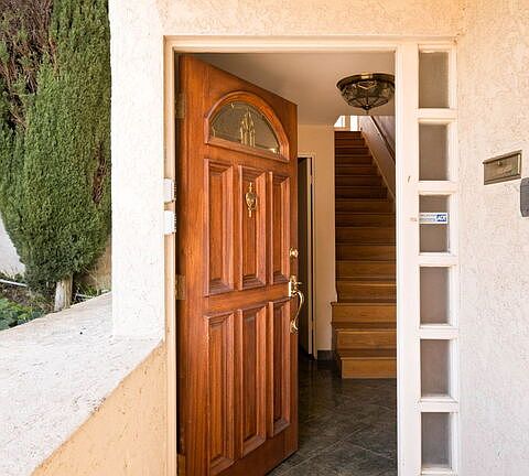 4th image of 2470 Micheltorena St