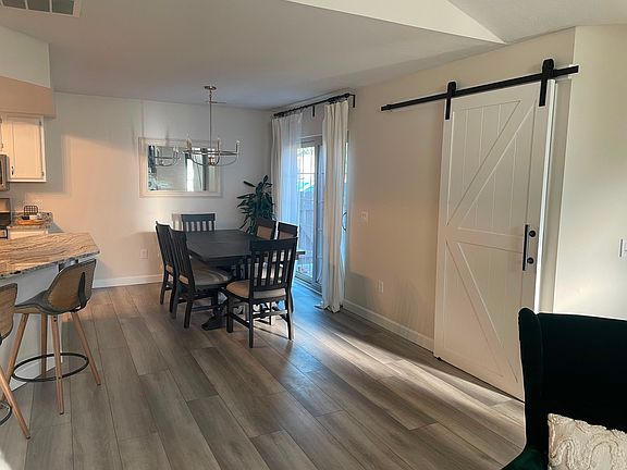 4th image of 5860 Locbury Ln