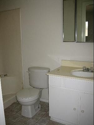 3rd image of 5871 CASTLE HUNT DR