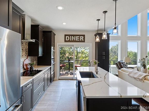 5th image of 6735 Saint Tropez Cir
