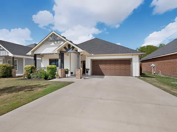 215 1/2 Aldridge St, Waxahachie, TX 75165