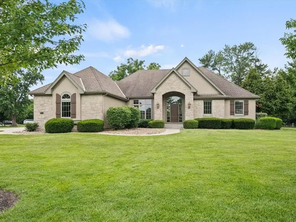 18840 Travis Ln, Stilwell, KS 66085
