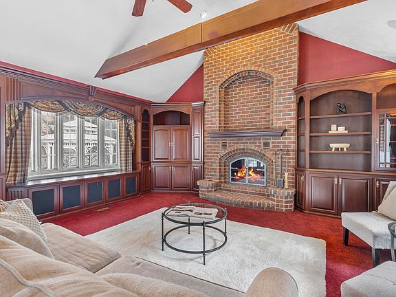 4th image of 324 E Haddonstone Dr