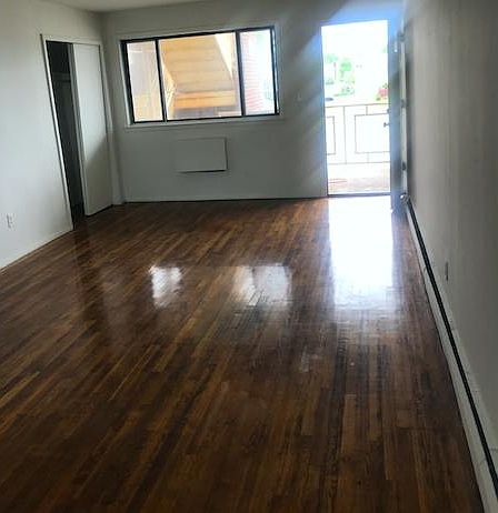 1st image of 8 Island Pkwy #6