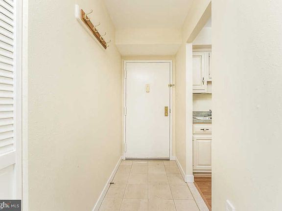 5th image of 11323 Commonwealth Dr #11323