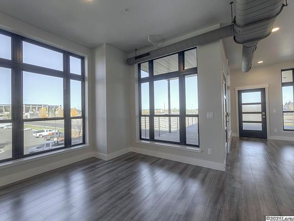 5th image of 2317 Grand Ave #3B