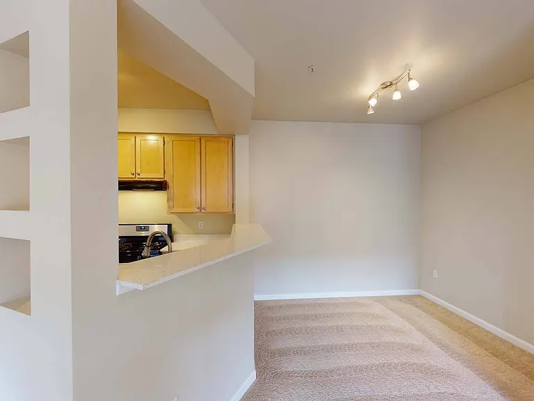 The Hawthorne Apartments — Photo 41