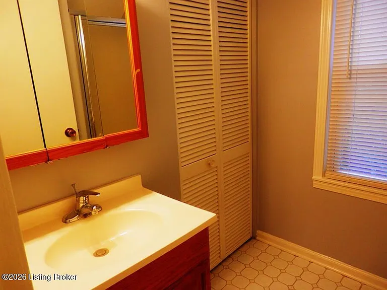 8220 Whipps Mill Rd — Photo 10