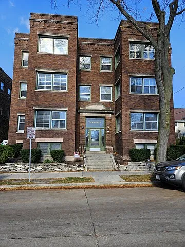 1912 E Linnwood Ave #1 Photo 1