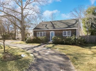 76 N Howells Point Rd, Bellport, NY 11713