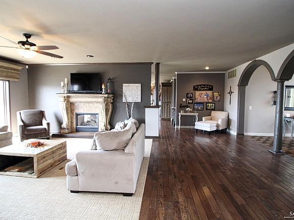 2nd image of 1076 E Frisbie Way