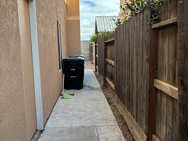 1017 Sun Meadow Dr — Photo 50