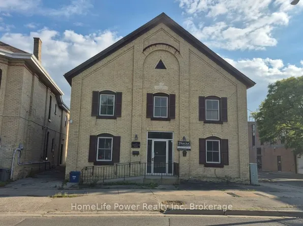 35 Wellington St #2U, Brantford, ON N3T 2L7