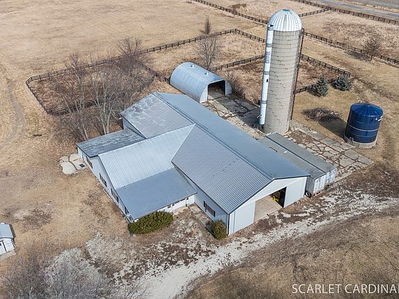 3rd image of 1111 Simons Rd