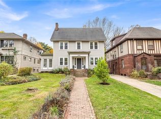 2640 Edgehill Rd, Cleveland Heights, OH 44106