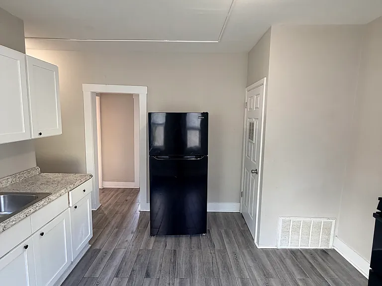 722 Winchester Ave #3 — Photo 2