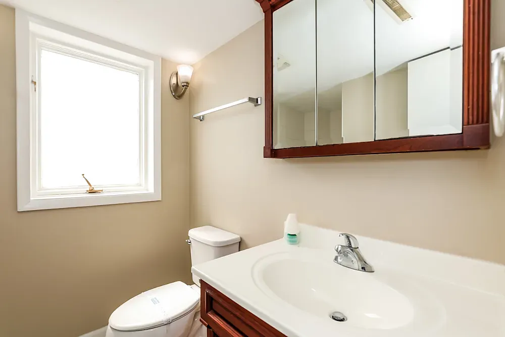 3 bed, 1500 sqft, $2,055 — Photo 3