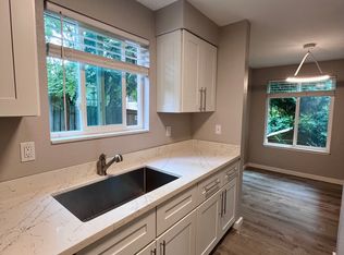 9012 236th St SW APT B, Edmonds, WA 98026