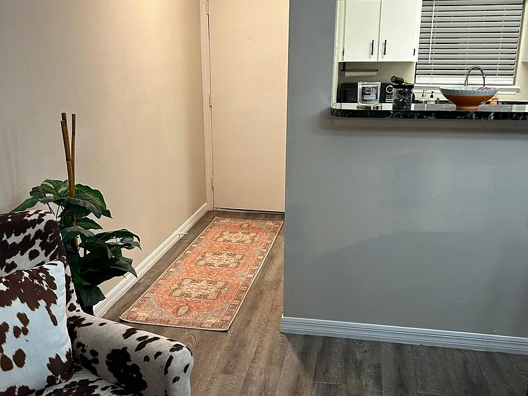 1140 Fairvilla Dr — Photo 2